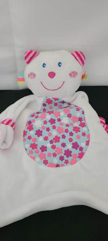 Doudou chat Au p'tit bisou Aubert