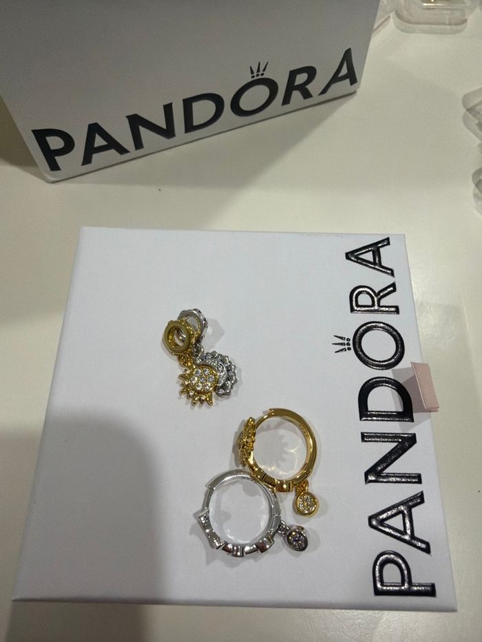Lot de deux paires des bijoux pandora - photo numéro 1