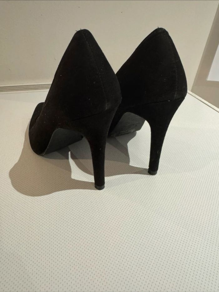 Talon basique en daim - photo numéro 2