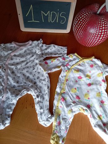 Lot de 2 pyjama Orchestra taille 1 mois en très bon état