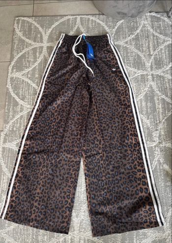Pantalon léopard Adidas 