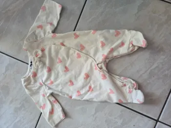 Pyjama tape a l oeil