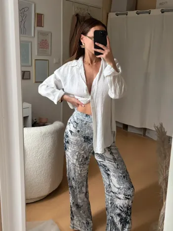Pantalon fluide blanc à motifs