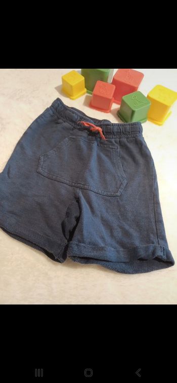Short garçon taille 24 mois