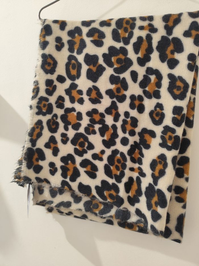 Écharpe chaude avec laine neuve - photo numéro 4