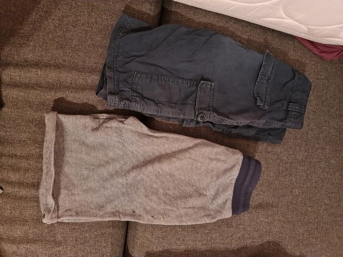 Lot 2 shorts bermudas 8 ans - photo numéro 4