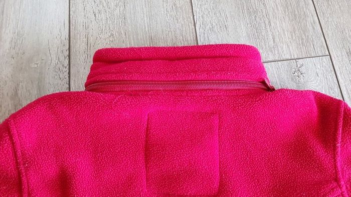 Polaire avec capuche Taille 8 ans - photo numéro 4