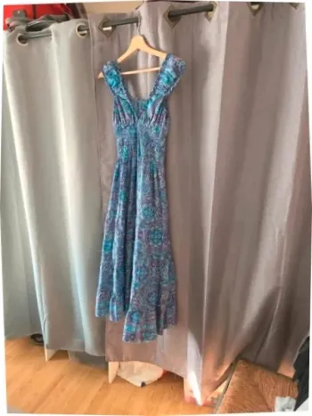 👗 Jolie robe bleue qualité italienne taille ML