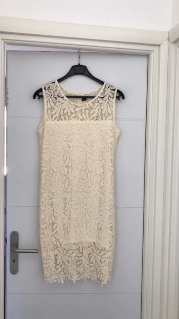 Robe dentelle écru