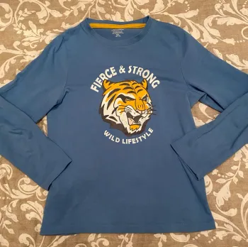 TEE shirt manches longues 8 ans