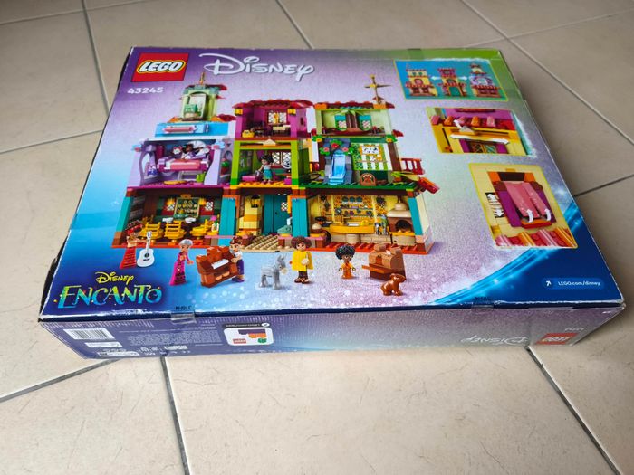 LEGO Disney - La maison magique des Madrigal (43245) - photo numéro 8