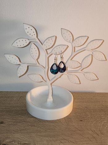 Boucles d’oreilles pendantes marbrées – style goutte multicolore