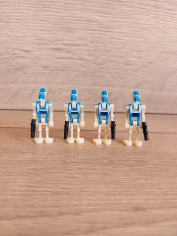 Figurines type lego 4 droides de combats star wars