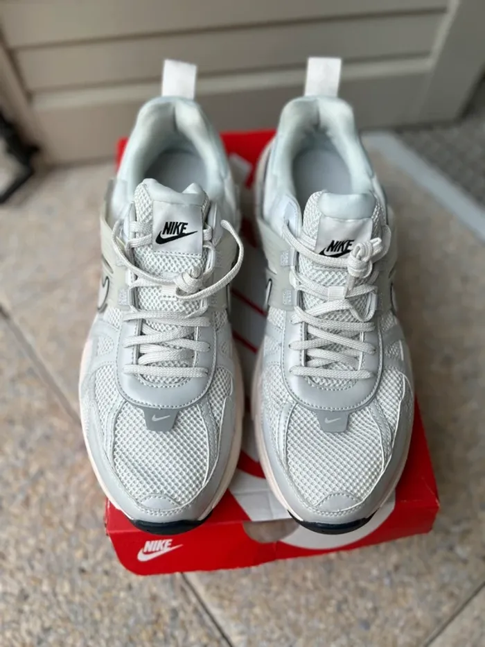 Chaussures baskets homme Nike v2k run taille 46 - photo numéro 3