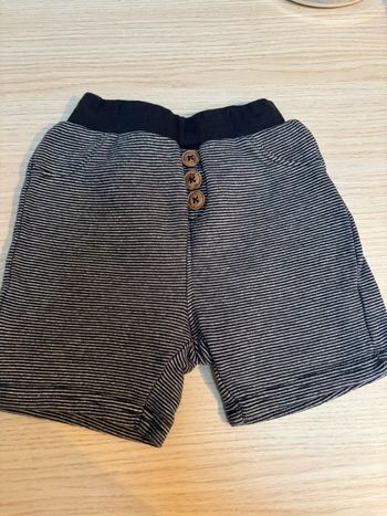 Short tape à l’œil taille 6 mois