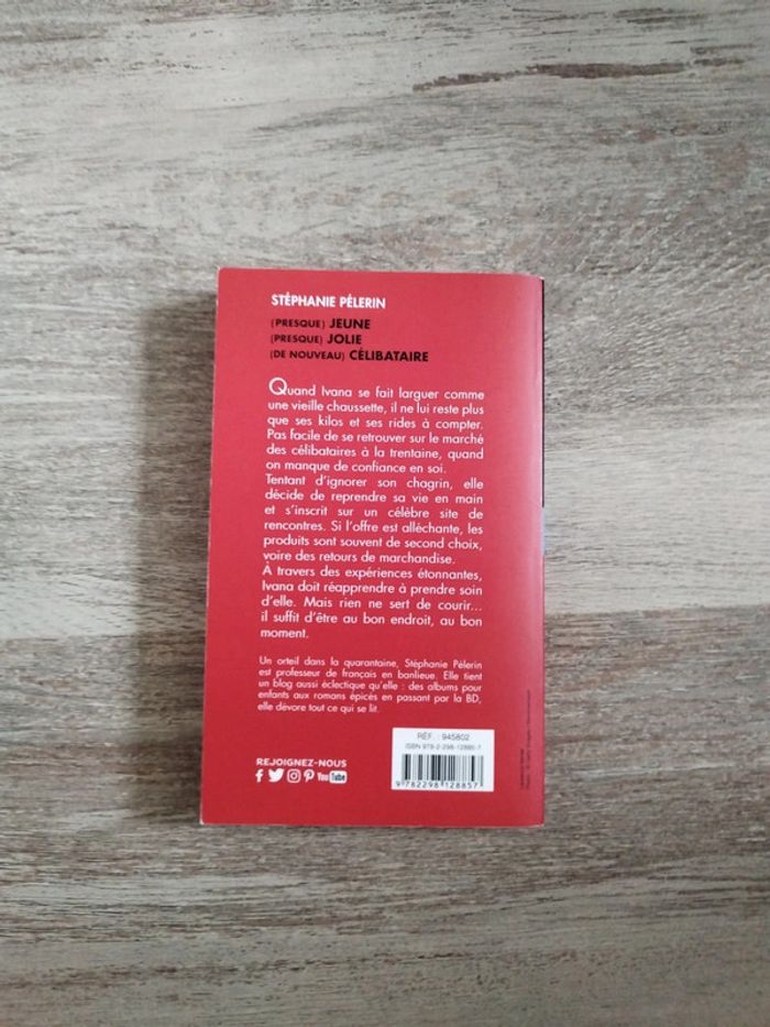 Livre presque jeune presque jolie de nouveau célibataire - photo numéro 2