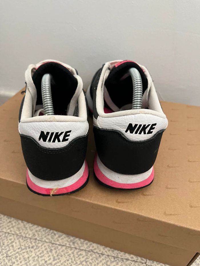Baskets Nike Pegasus Taille (37.5) - photo numéro 5
