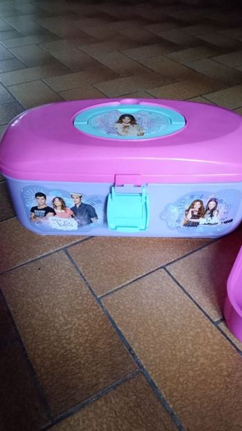 Boite, boite violetta, caisse violetta