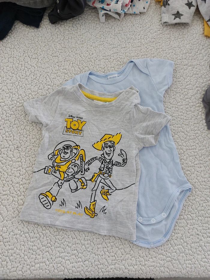 Lot tee-shirt et body 6mois