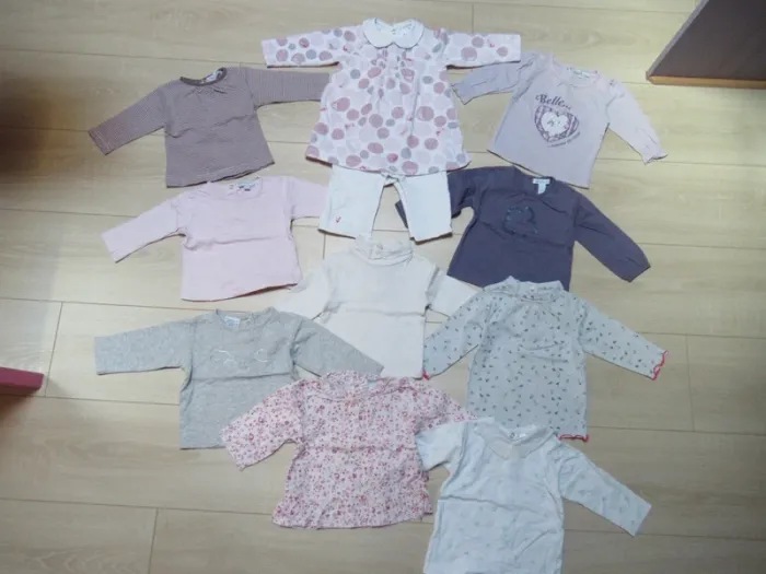 Lot 117 vêtements fille 6 mois avec chaussettes chaussures automne / hiver bodies, pyjamas, habits - photo numéro 5