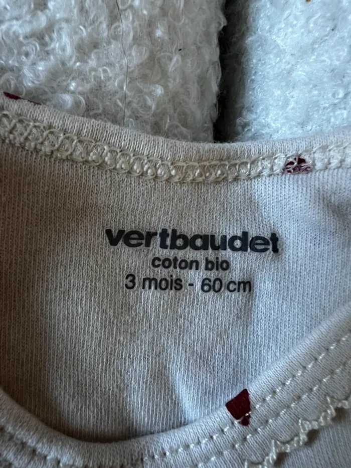 Lot 2 bodies Vertbaudet & Petit Bateau 3 mois - photo numéro 3
