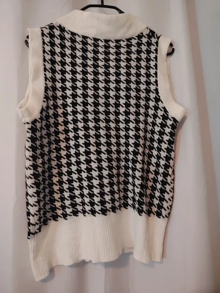 Pull col V sans manches - photo numéro 3