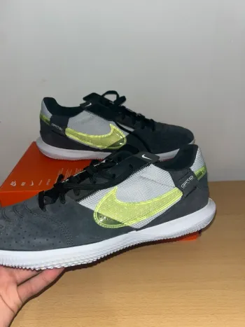 Nike Street – Sneakers urbaines neuves, style et confort