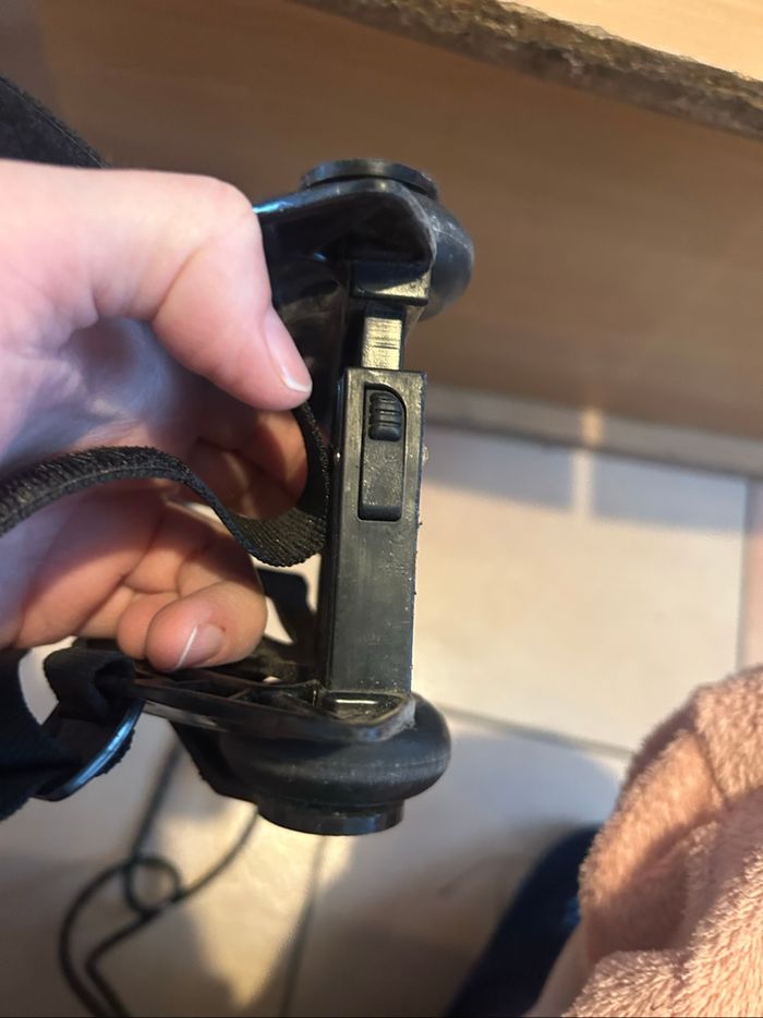 Roller rose pour chaussures - photo numéro 6