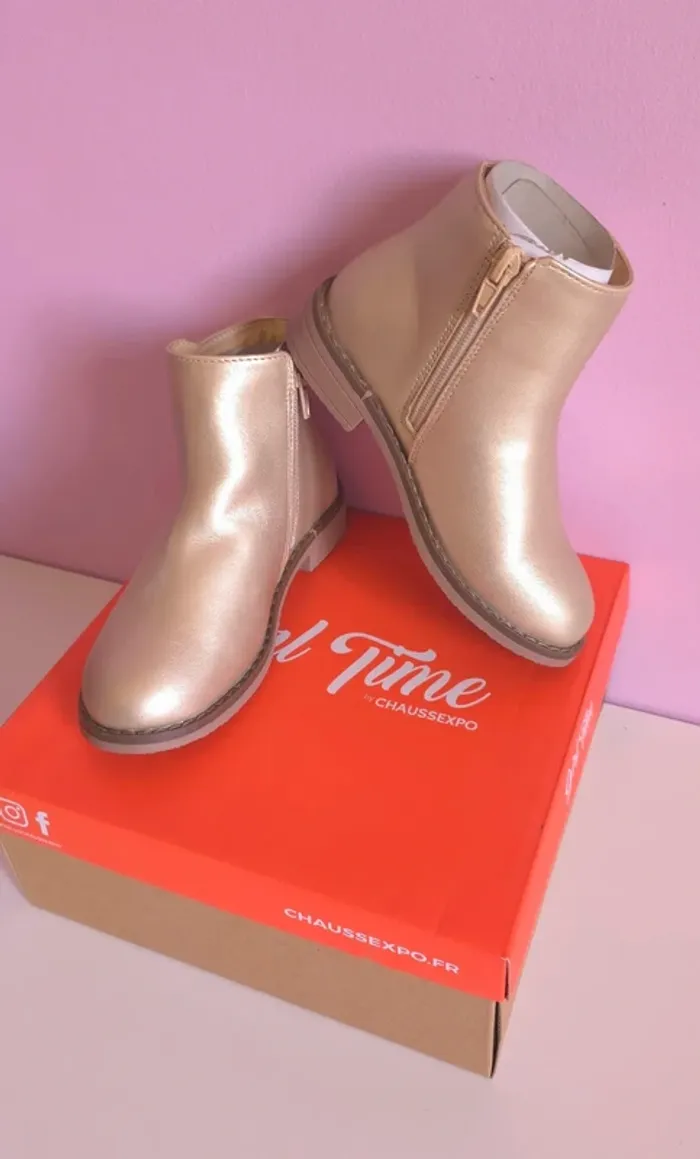 Magnifique bottines dorées taille 29 - photo numéro 2