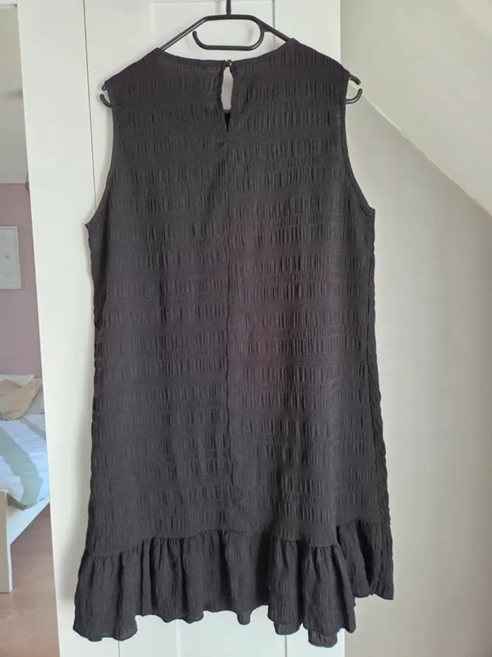 Petite robe noire neuve de soirée  femme taille 38 - photo numéro 2