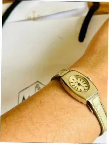 Sublime montre ancienne vintage art déco bracelet cuir blanc et cadrage argent