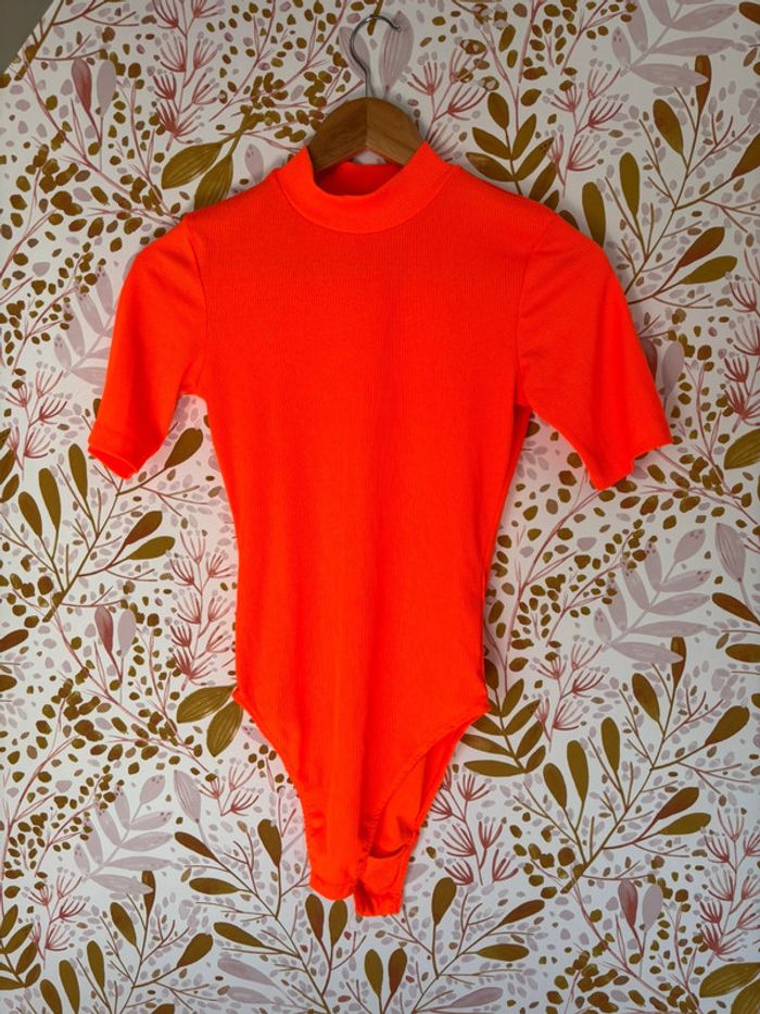 Body orange fluo