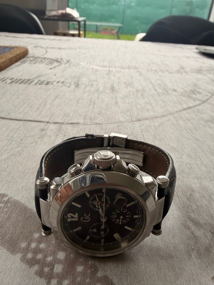 Montre Guess - photo numéro 4