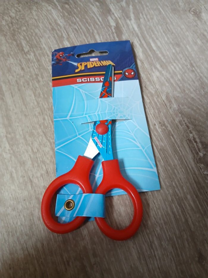 Paire de ciseaux Spiderman - photo numéro 2