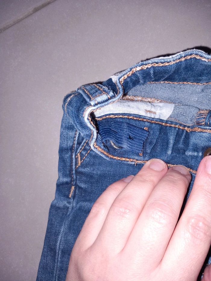 Jean 1 an tape à l'œil - photo numéro 2