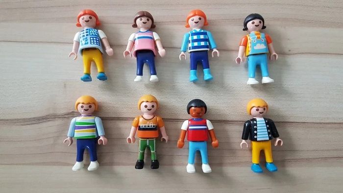 Lot de 8 enfants Playmobil N°2
