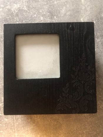 Boîte en bois noire