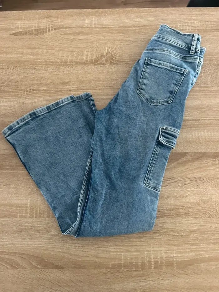 Jeans pattes éléphant taille 12/13 ans