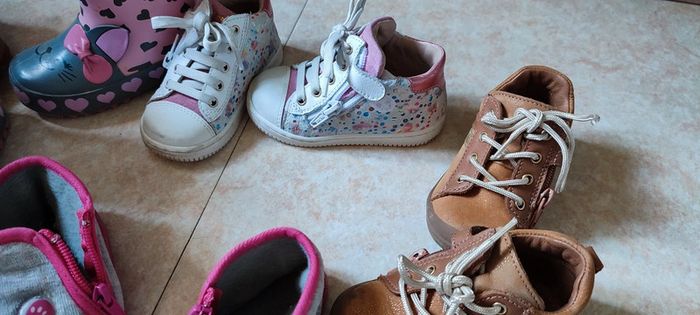 Lot chaussures - photo numéro 2