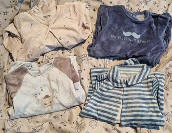4 pyjamas 9 mois