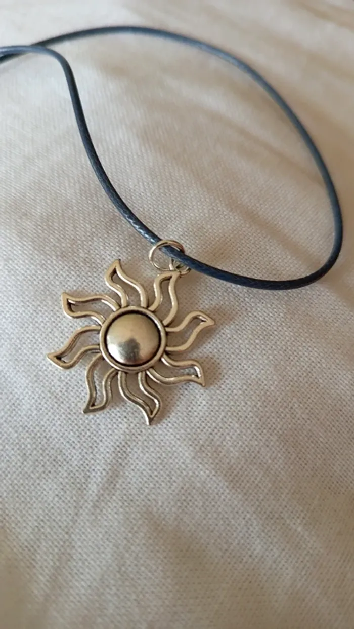 Collier soleil 🔸 neuf - photo numéro 2
