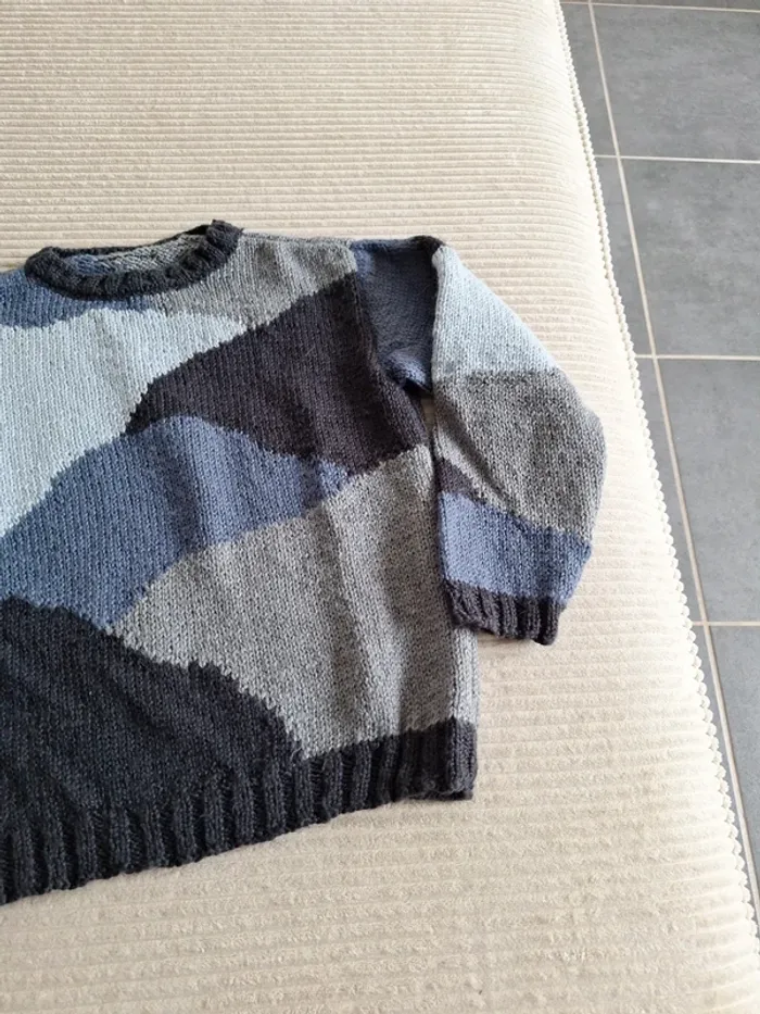 Pull en laine fait main - photo numéro 3