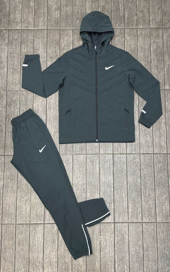 Ensemble Nike