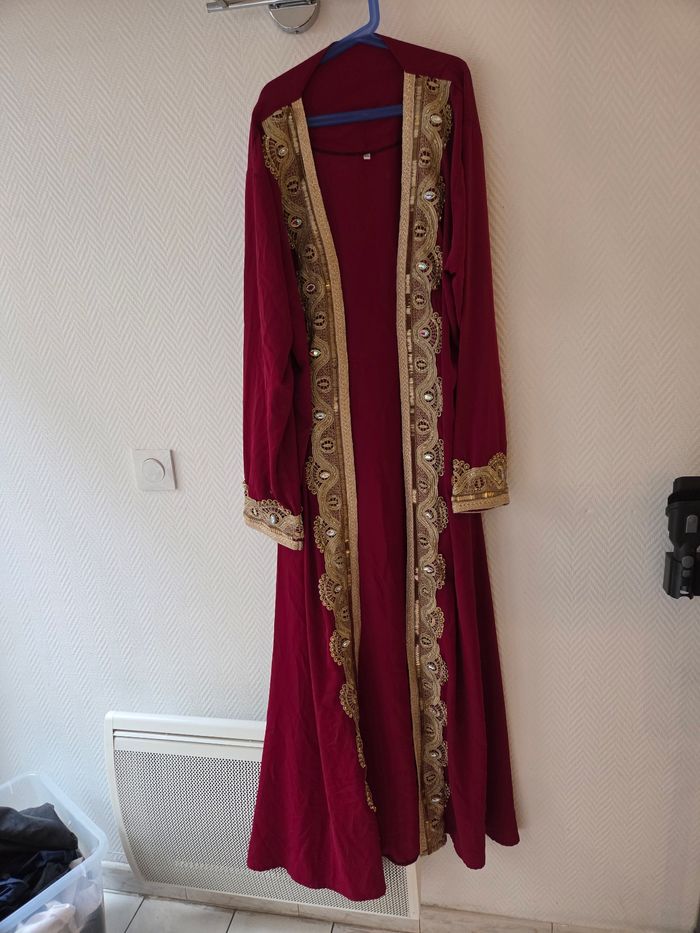 Ensemble caftan robe et kimono bordeau et doree - photo numéro 8