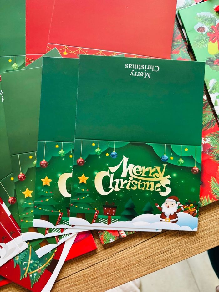 8 Sacs de Noël + 8 Papiers de Soie + 8 Cartes de Vœux - photo numéro 5