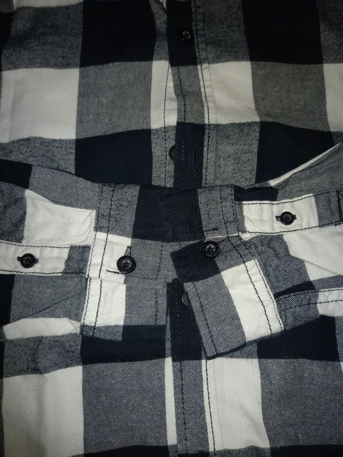 Chemise en excellent état - photo numéro 3