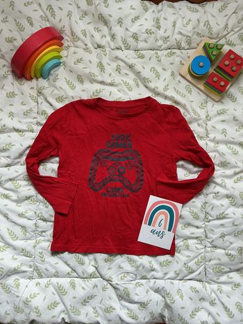 teeshirt manches longues rouge dessin devant la halle 6 ans