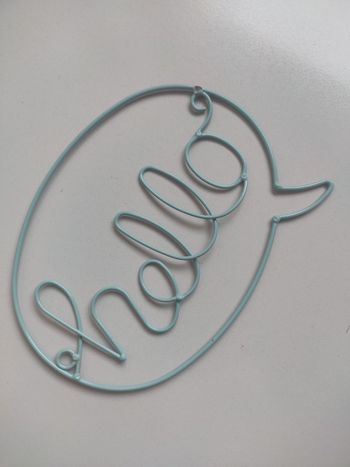 Décoration en métal Hello