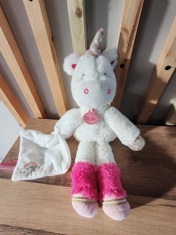 Licorne baby nat mouchoir arc en ciel