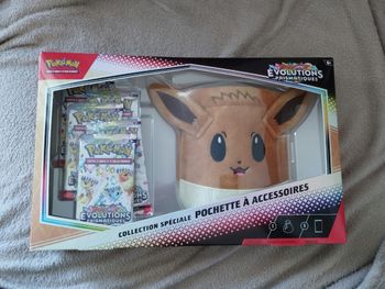 Coffret pokémon spécial pochette à accessoire Evoli collection évolutions prismatiques